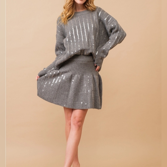#266 🛑58 S/M OR M/L Sequin Loose Sweater w/ Matching Skirt 2pc set - Picture 3 of 7